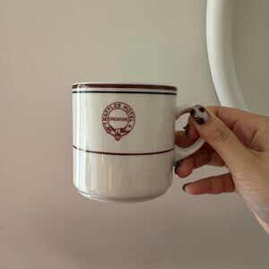 RAFFLES SINGAPORE luxury hotel SOUVENIR MUG CHURCHILL MADE IN ENGLAND PREOWNED